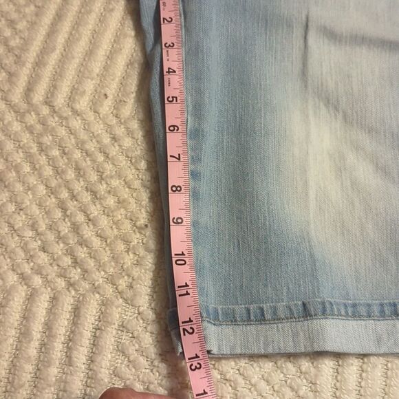 TOMMY HILFIGER Shorts Womens 10 Blue Bermuda Denim Cuffed Casual Mid Rise Zip - Picture 8 of 10